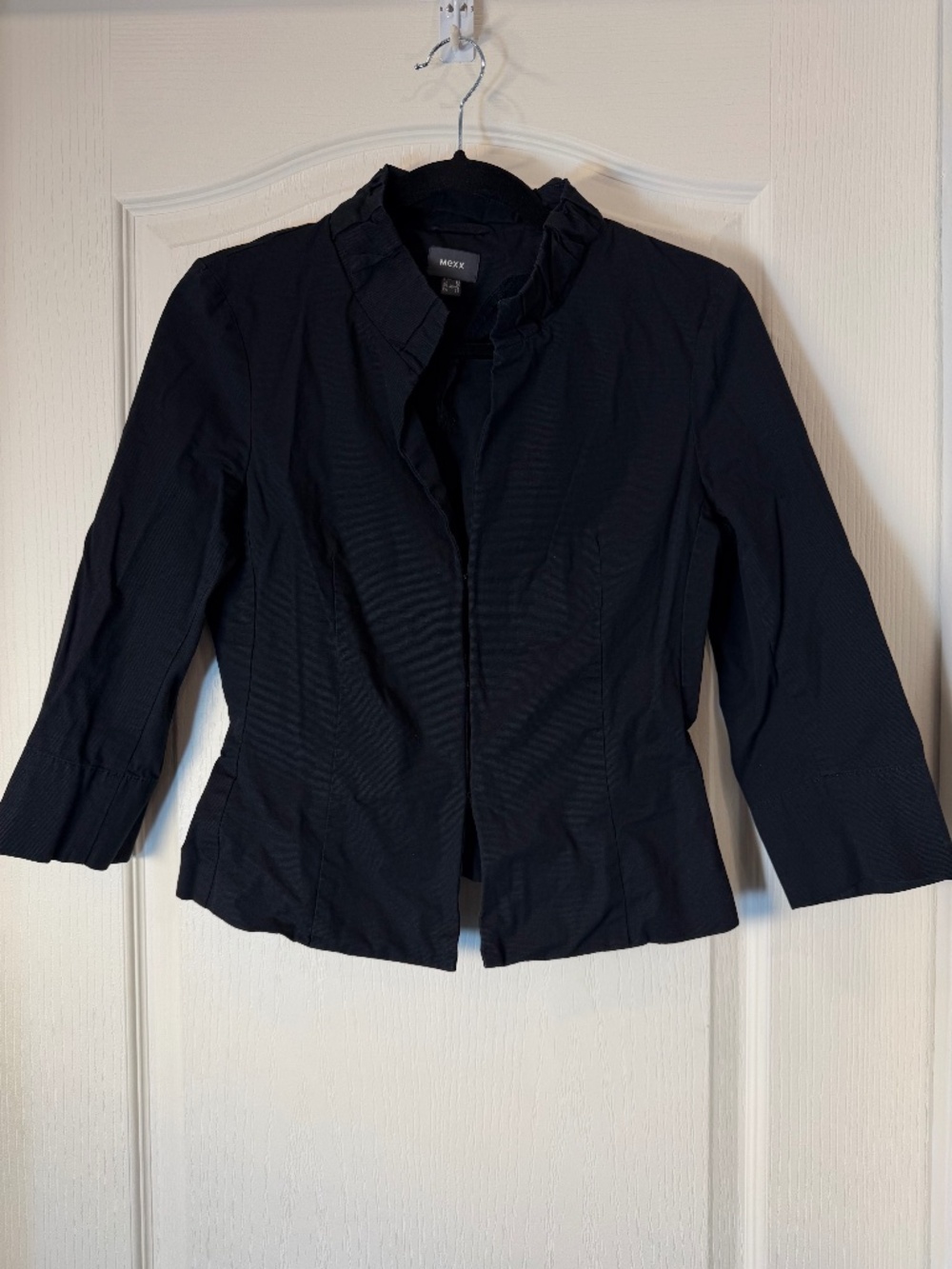 Y2K Style Mexx Black Cropped Blazer EU 38 CA 8 Ruffle Collar Fitted 3/4 Sleeve